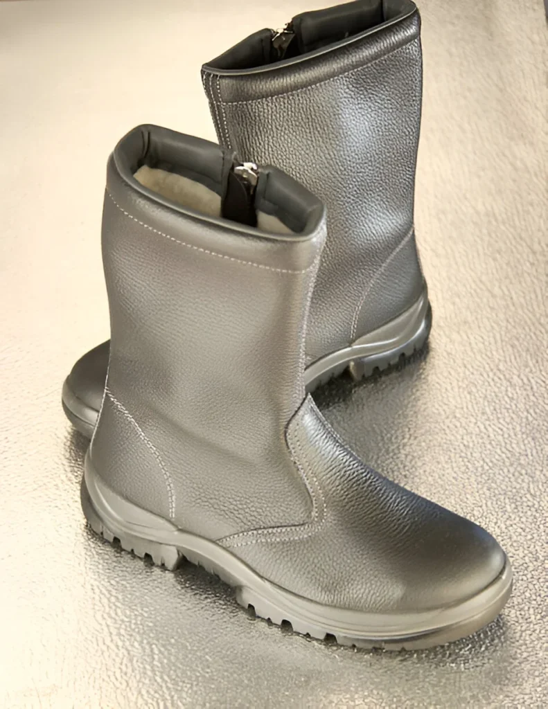 Rain Boots with Insulation