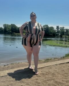 10 Fabulous Cruise Outfits for Plus-Size Women: Style & Comfort for